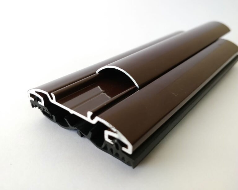 Sunwood Aluprofil Braun 50 mm mit EPDM-Dichtung