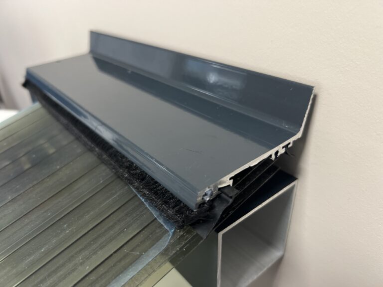 Universelle Aluminium Wandanschlussprofil Sunwood Grau